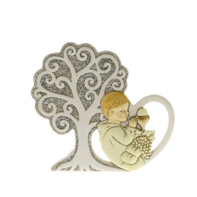 albero con cuore e bambino con calice